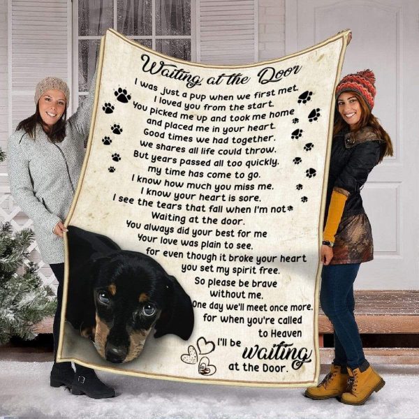 Waitting After Door Dachshund Fleece Blanket Gift For Dog Lovers